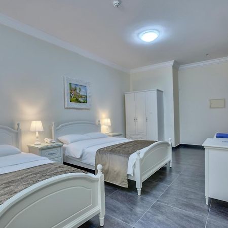Royal Hotel Sharjah Bagian luar foto