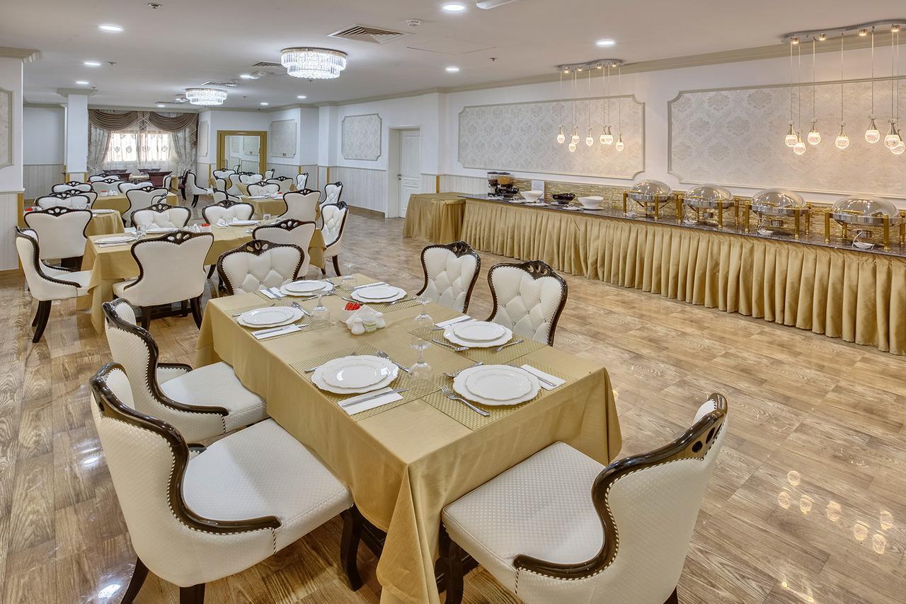 Royal Hotel Sharjah Bagian luar foto