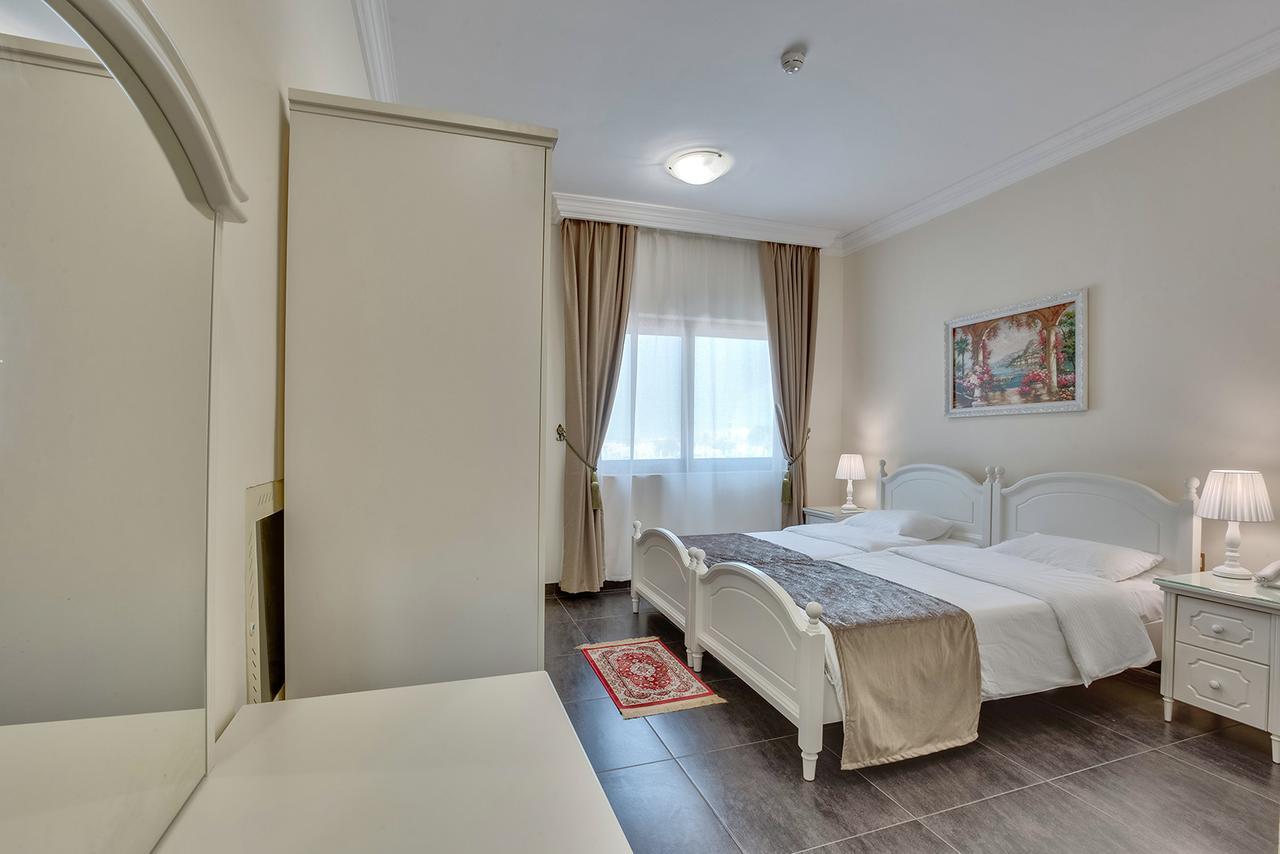 Royal Hotel Sharjah Bagian luar foto