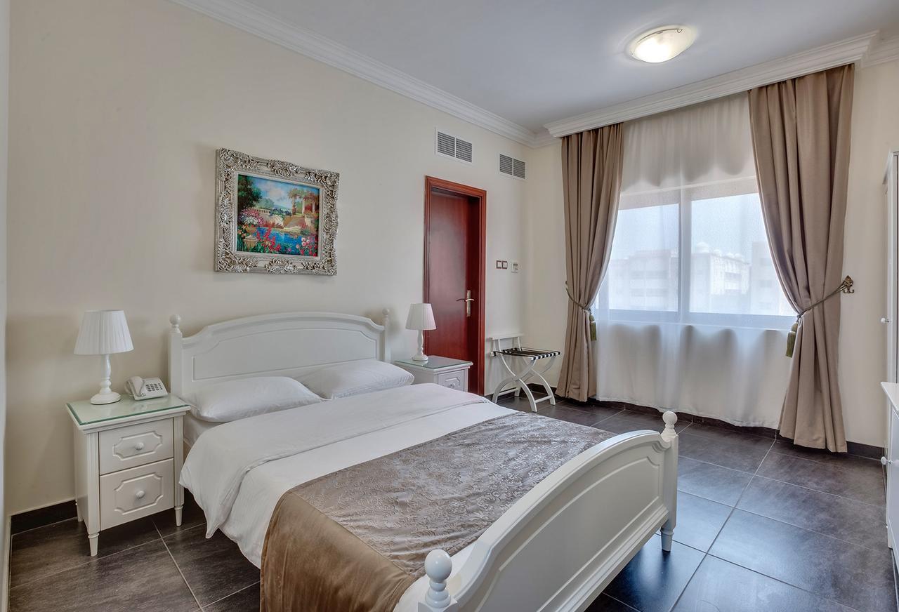 Royal Hotel Sharjah Bagian luar foto